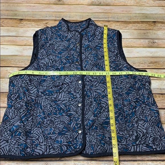 Croft & Barrow Quilted Snap Front Vest - Picture 5 of 5